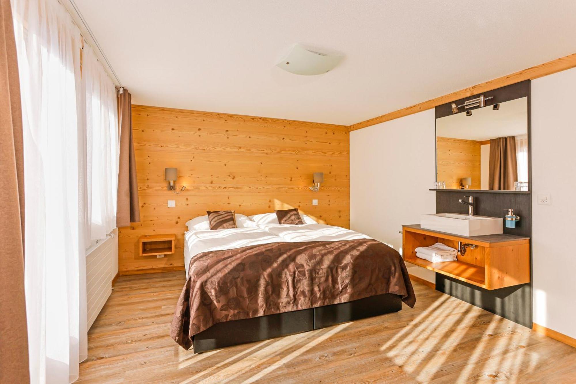 Berghotel Hahnenmoos อาเดลโบเดิน ภายนอก รูปภาพ